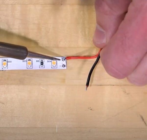 Kéteres színes vezeték / 0,35 mm2 kábel egyszínû LED szalag szereléshez.