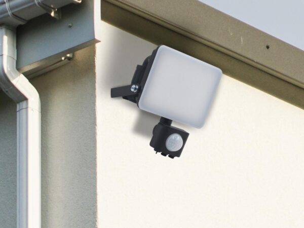 LED reflektor érzékelõvel 10W / 4000K - LF7021S