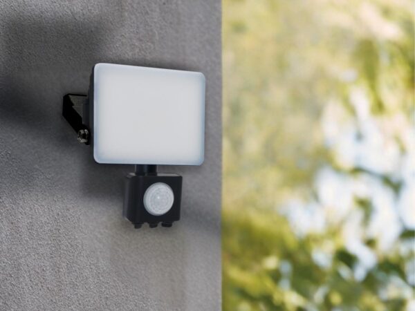 LED reflektor érzékelõvel 20W / 4000K - LF7022S