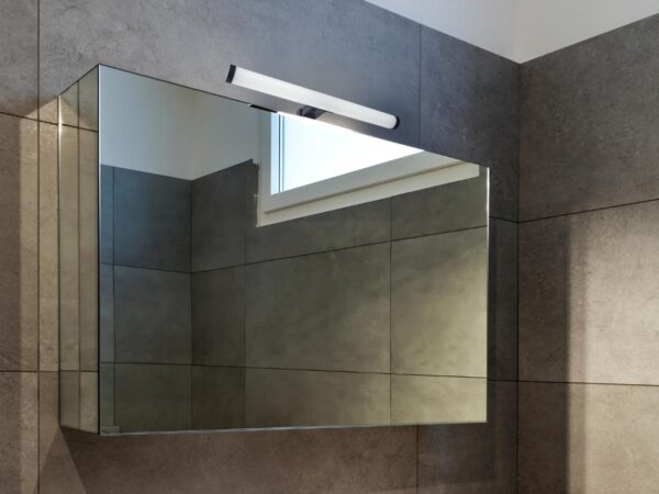 LED fürdõszobai lámpa 8W / IP44 / 300 / 4000K - LNL7720/BK