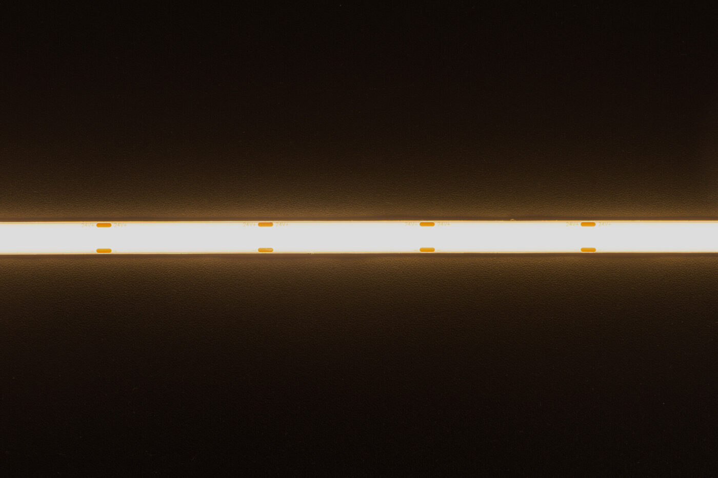 '+COB LED SZALAG MELEG FEHÉR 14,4W/M 24V IP00 39437 - Image 3