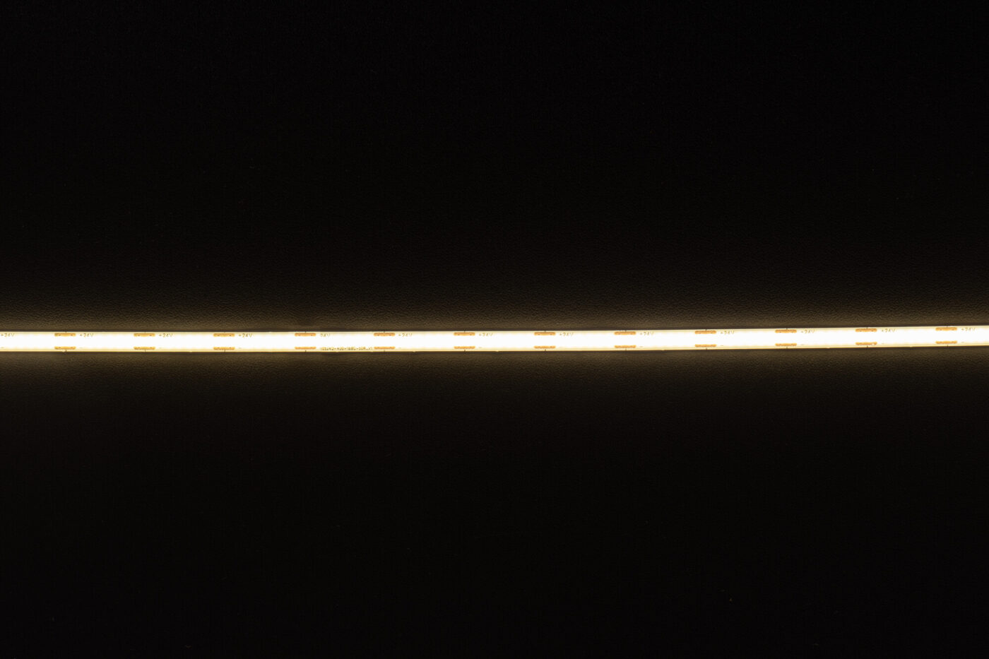 '+COB LED SZALAG KÖZÉP FEHÉR 8W/M 24V IP65 39797 - Image 3